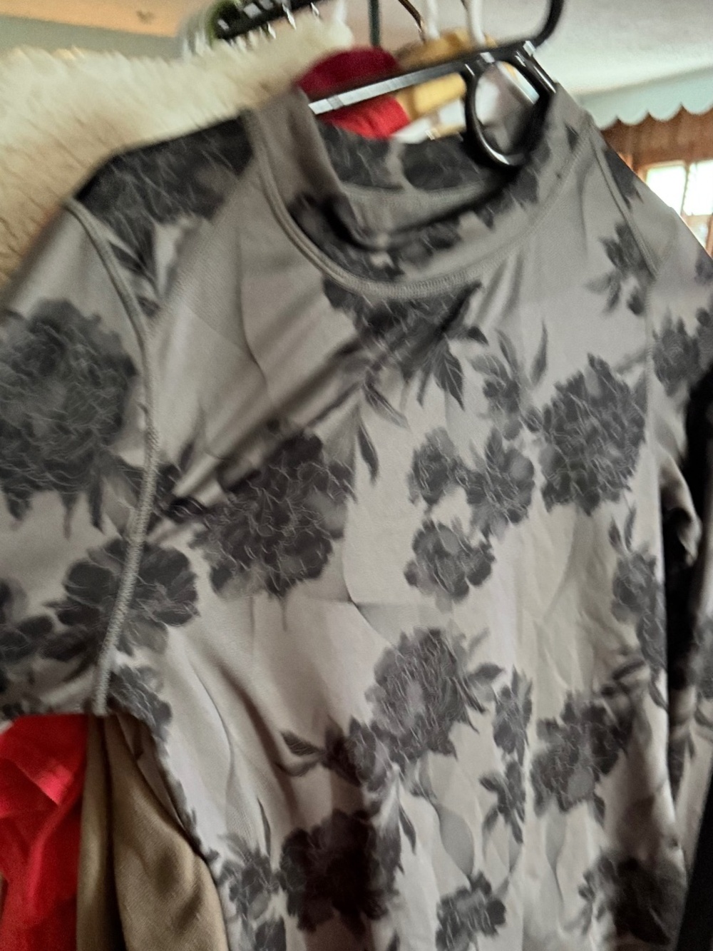 Zella Grey Black Floral Mock Neck Long Sleeve Performance Workout size s